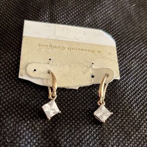 Earrings vintage  A DONECROFT COMPANY